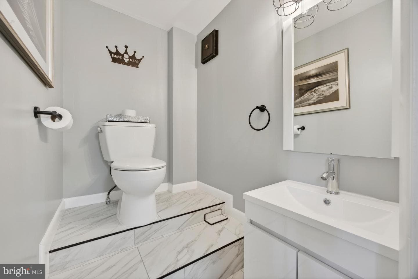 107 White Way photo 33