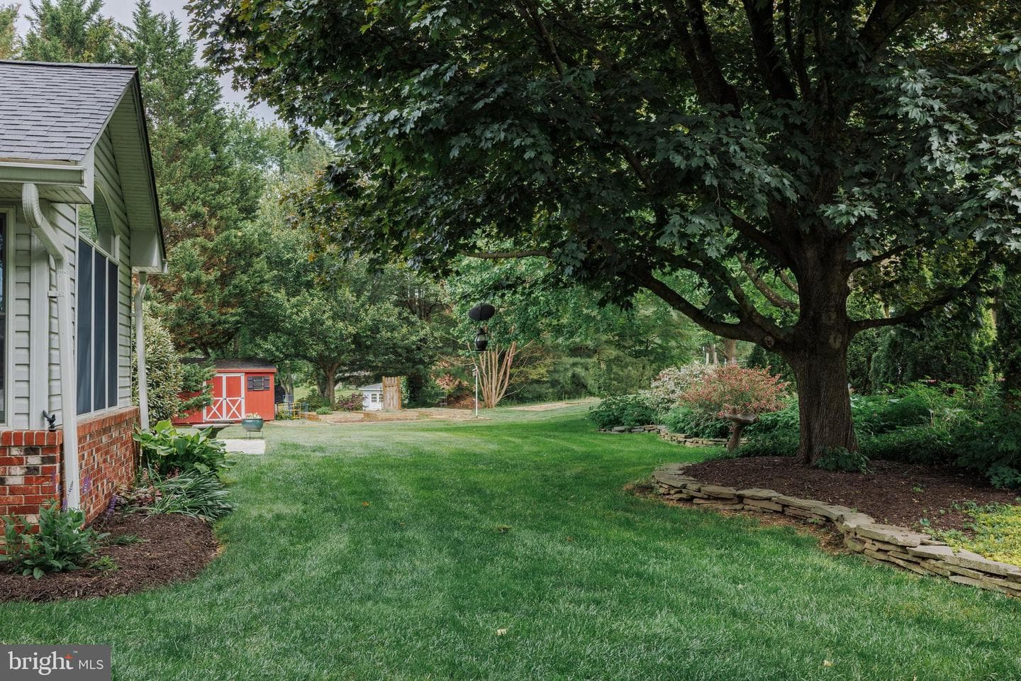 107 White Way photo 40