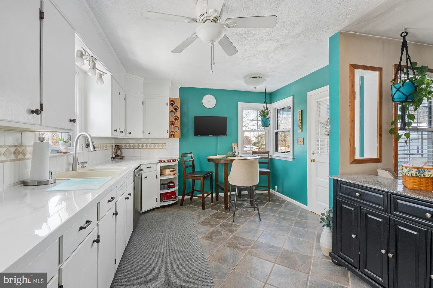 463 E Green Street photo 15