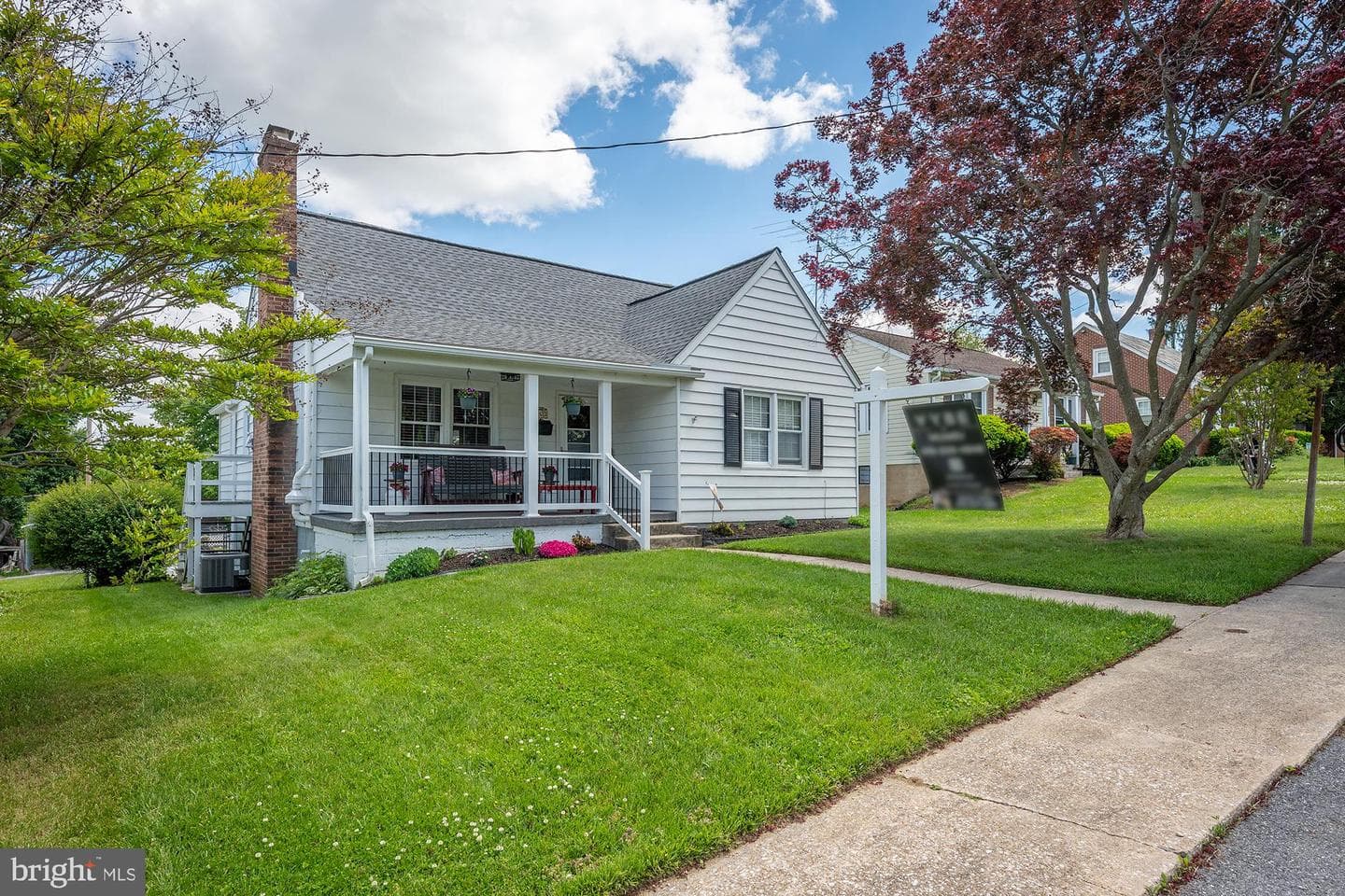 463 E Green Street photo 2