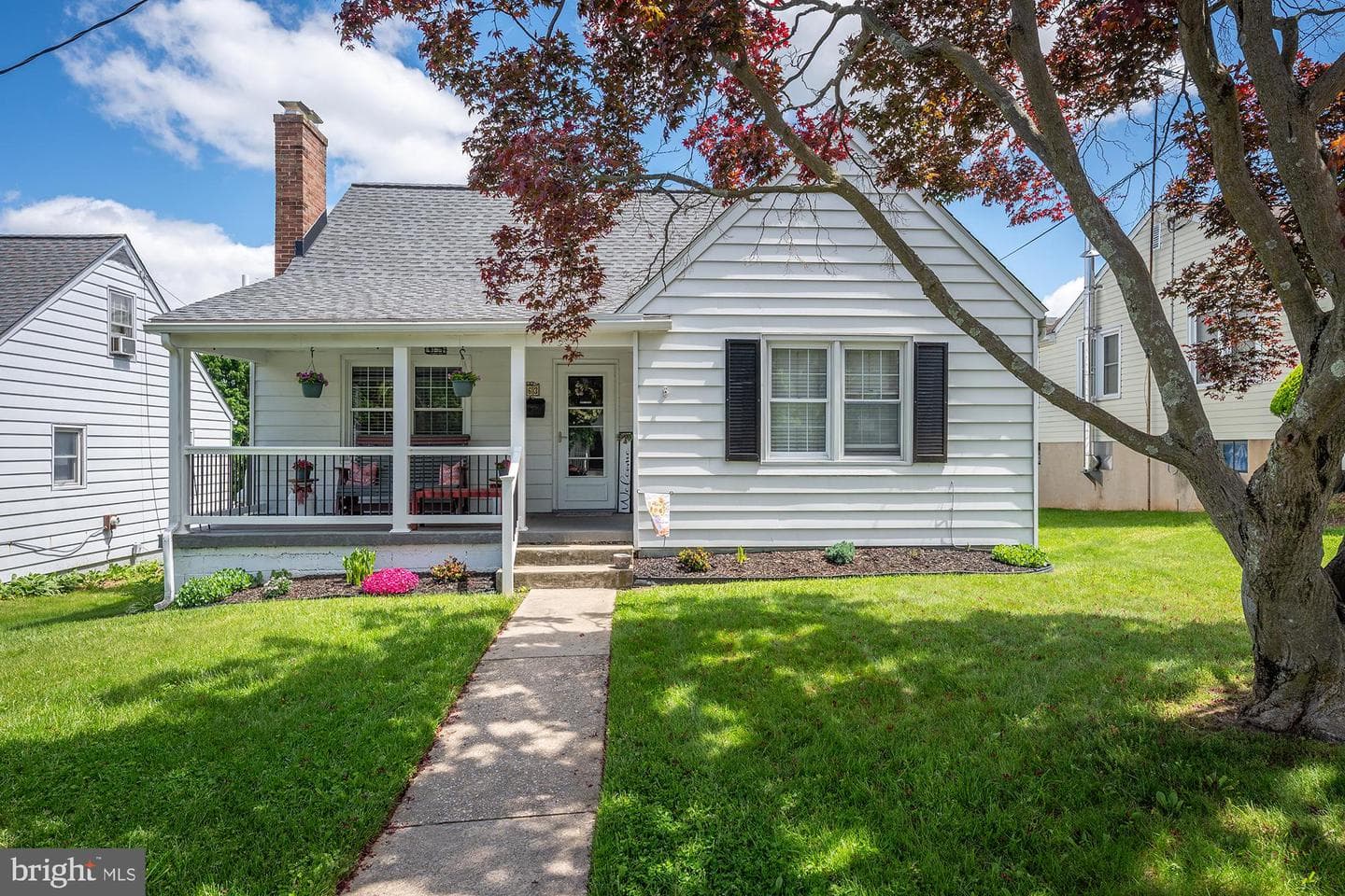 463 E Green Street photo 3