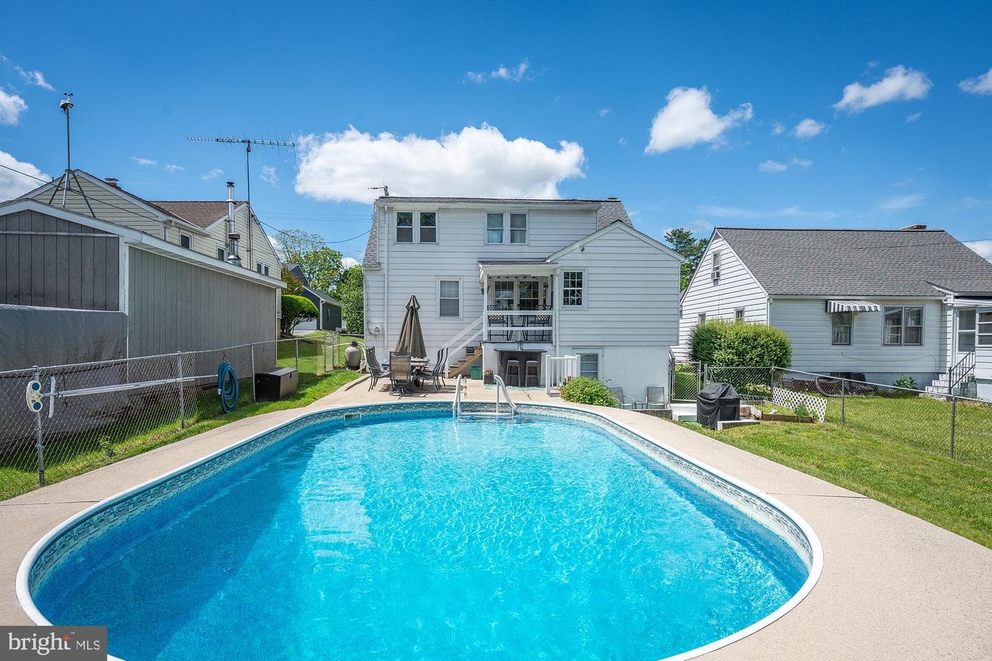463 E Green Street photo 39