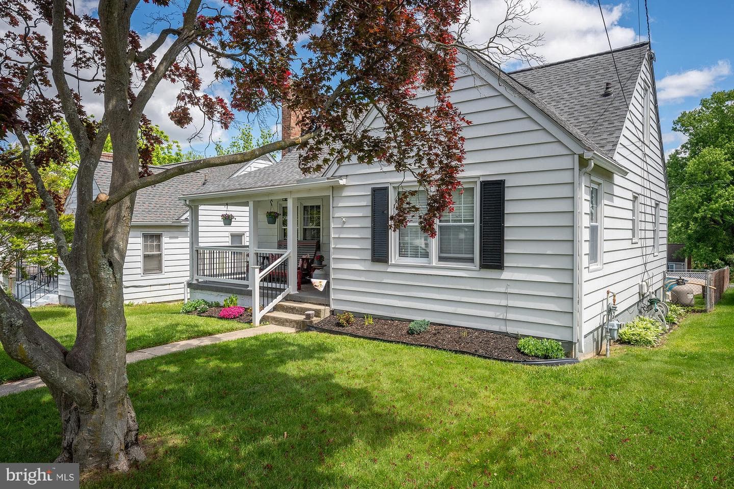 463 E Green Street photo 4