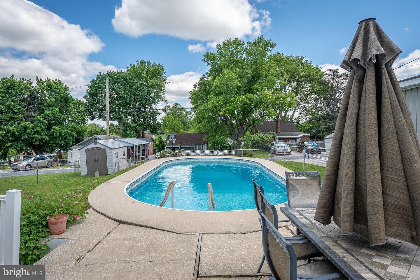 463 E Green Street photo 46