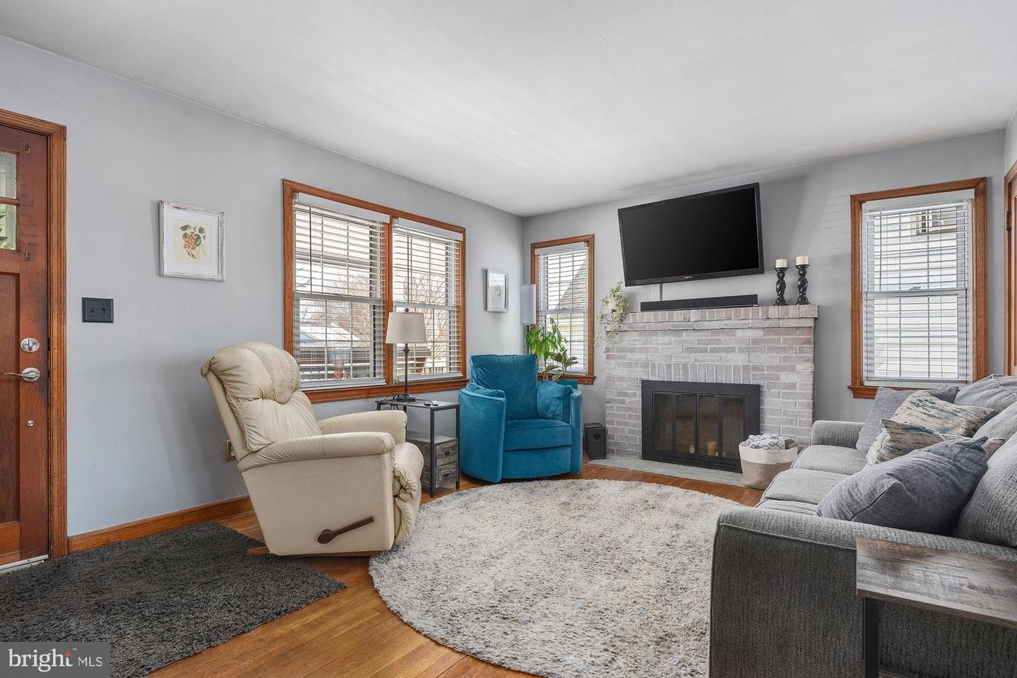 463 E Green Street photo 8