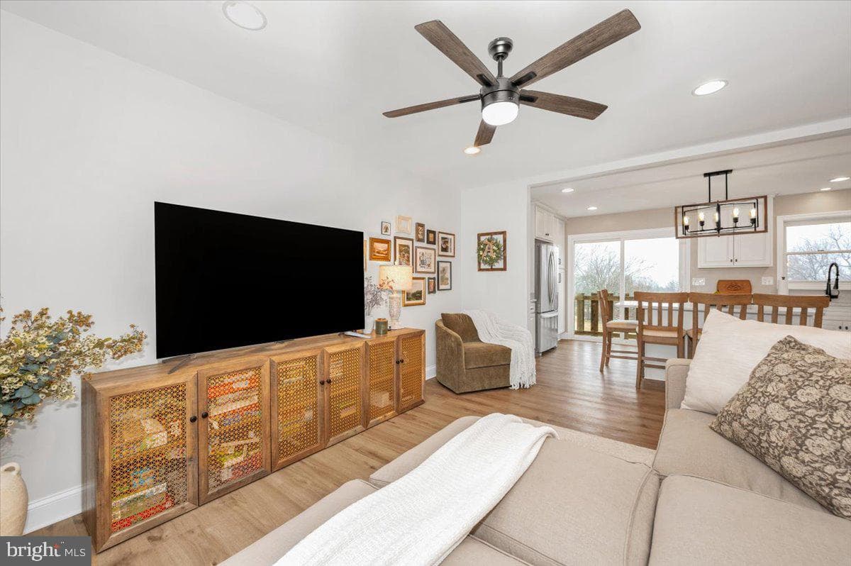 1589 Smiley Drive photo 12