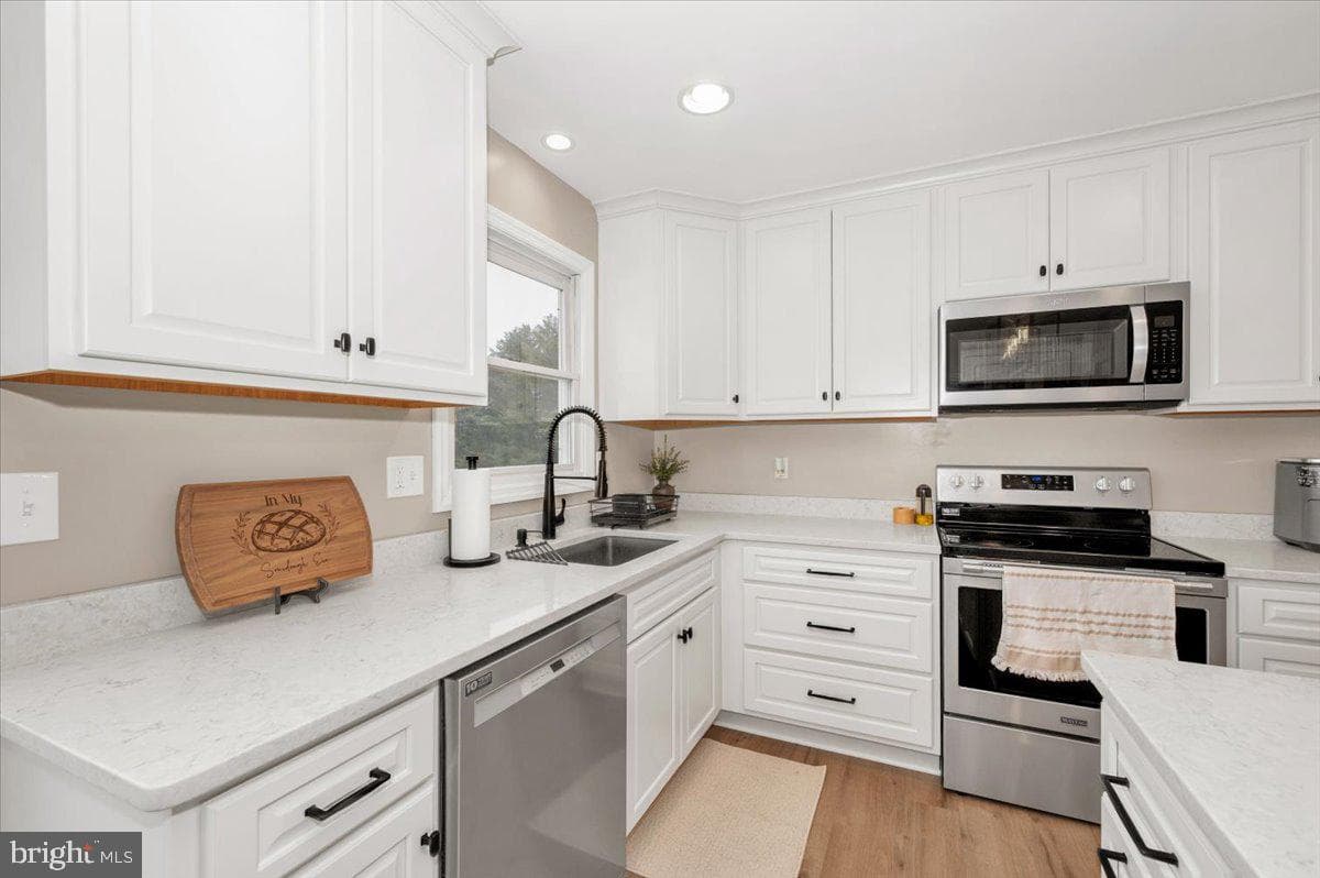 1589 Smiley Drive photo 20