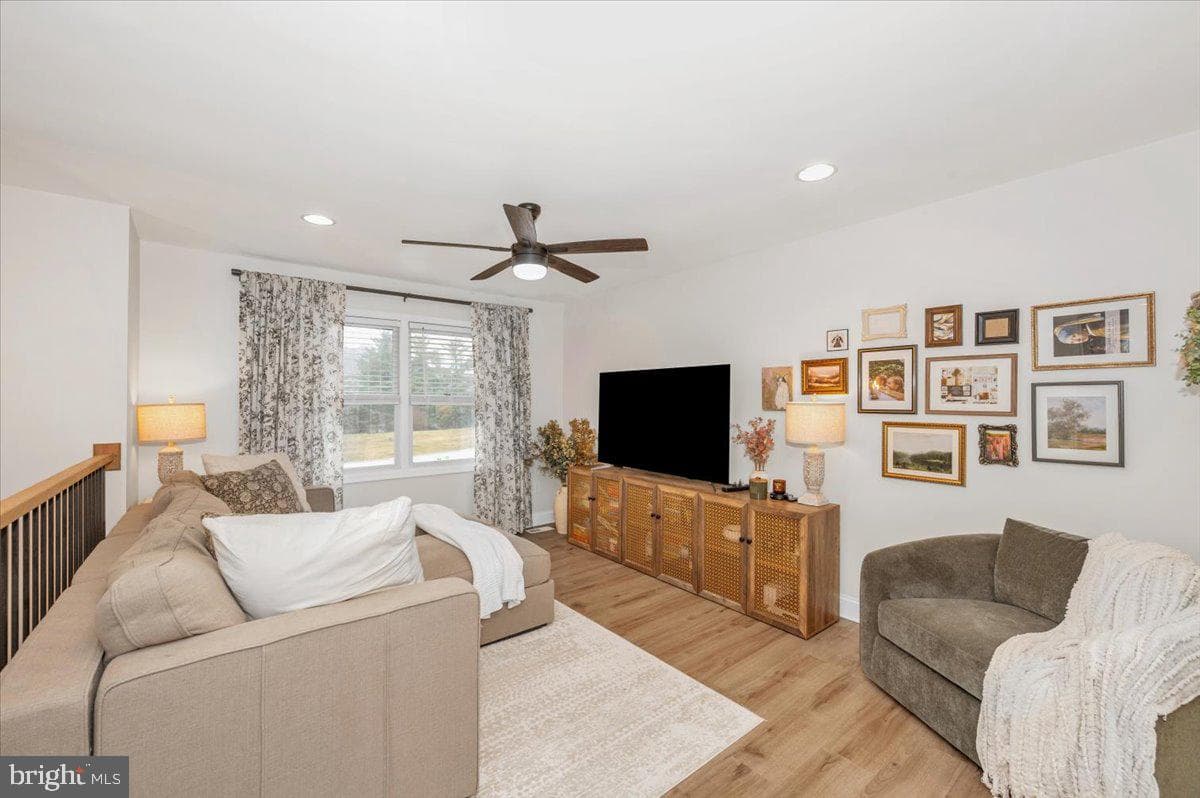 1589 Smiley Drive photo 8