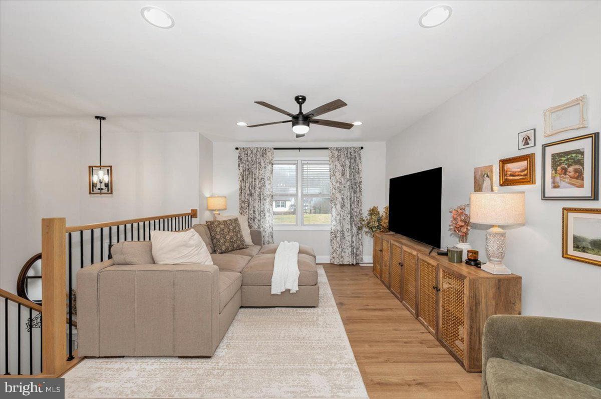 1589 Smiley Drive photo 9