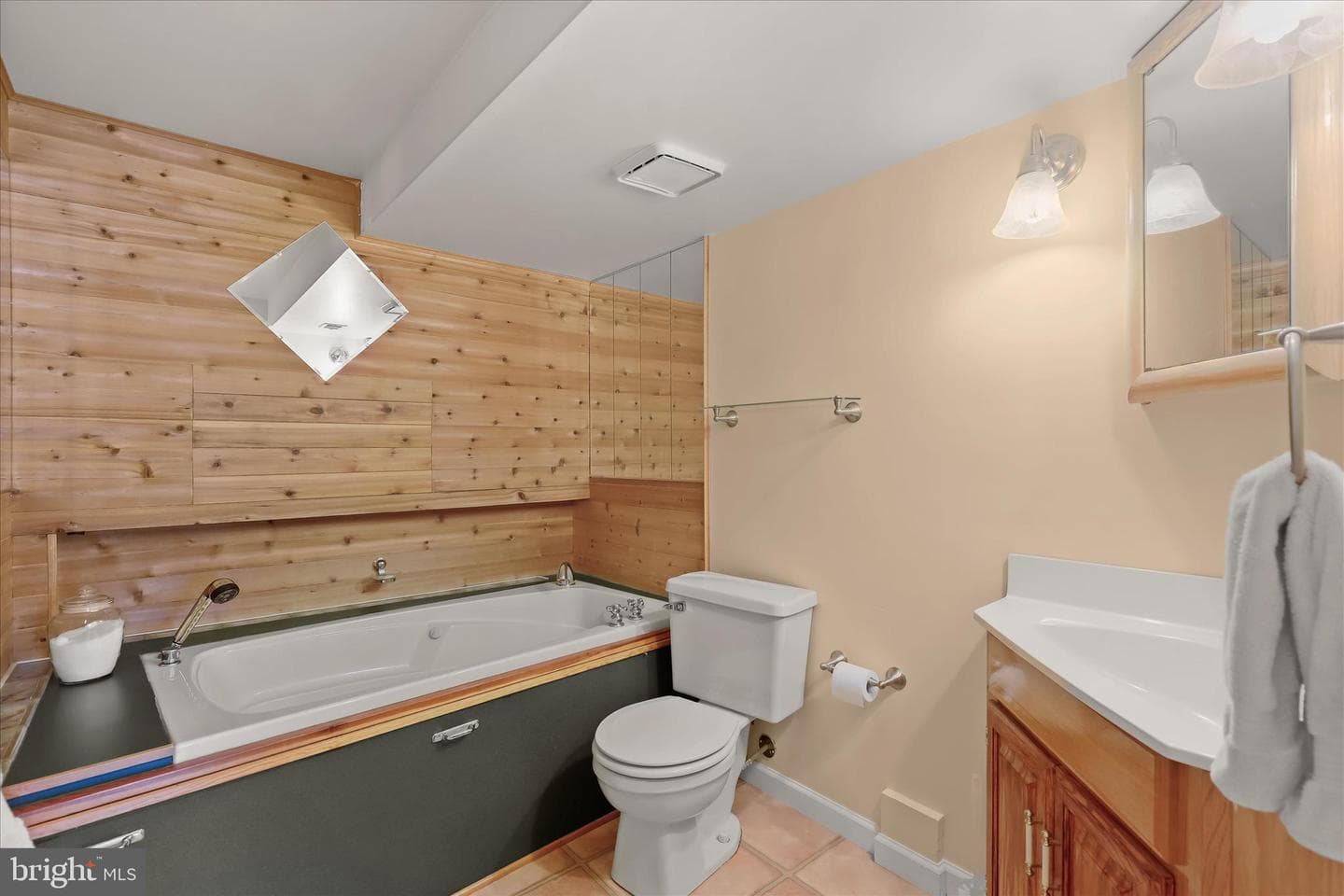 862 Elmwood Court photo 31