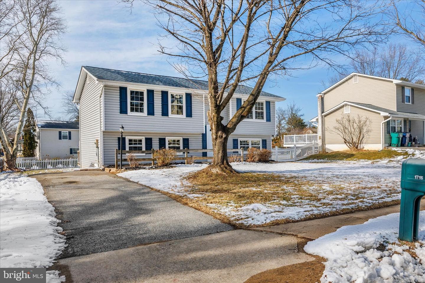 1716 Gemini Drive photo 2