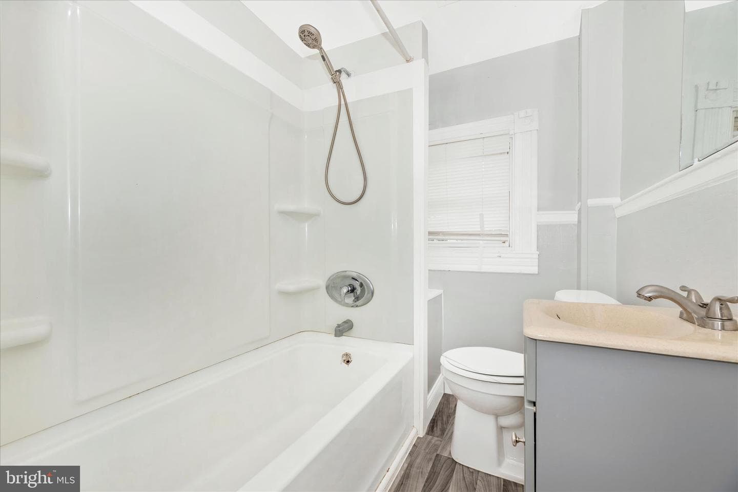 71 Bond St photo 26