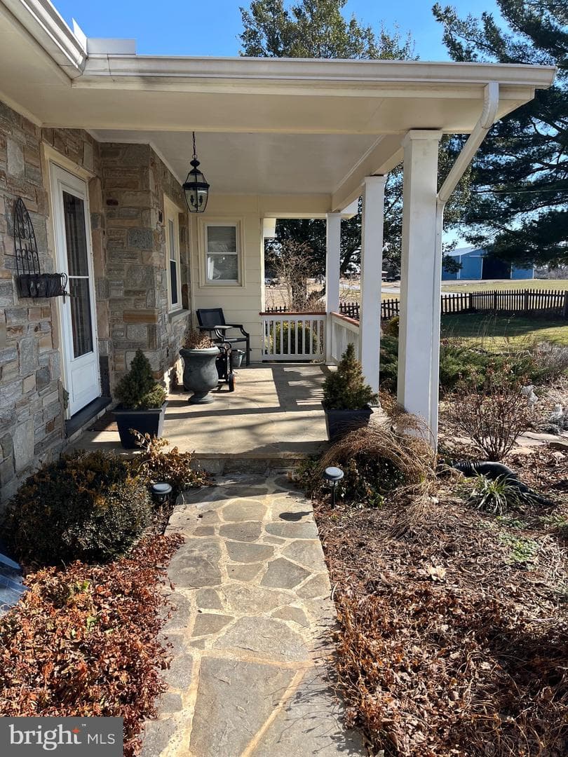 110 Lees Mill Road photo 2