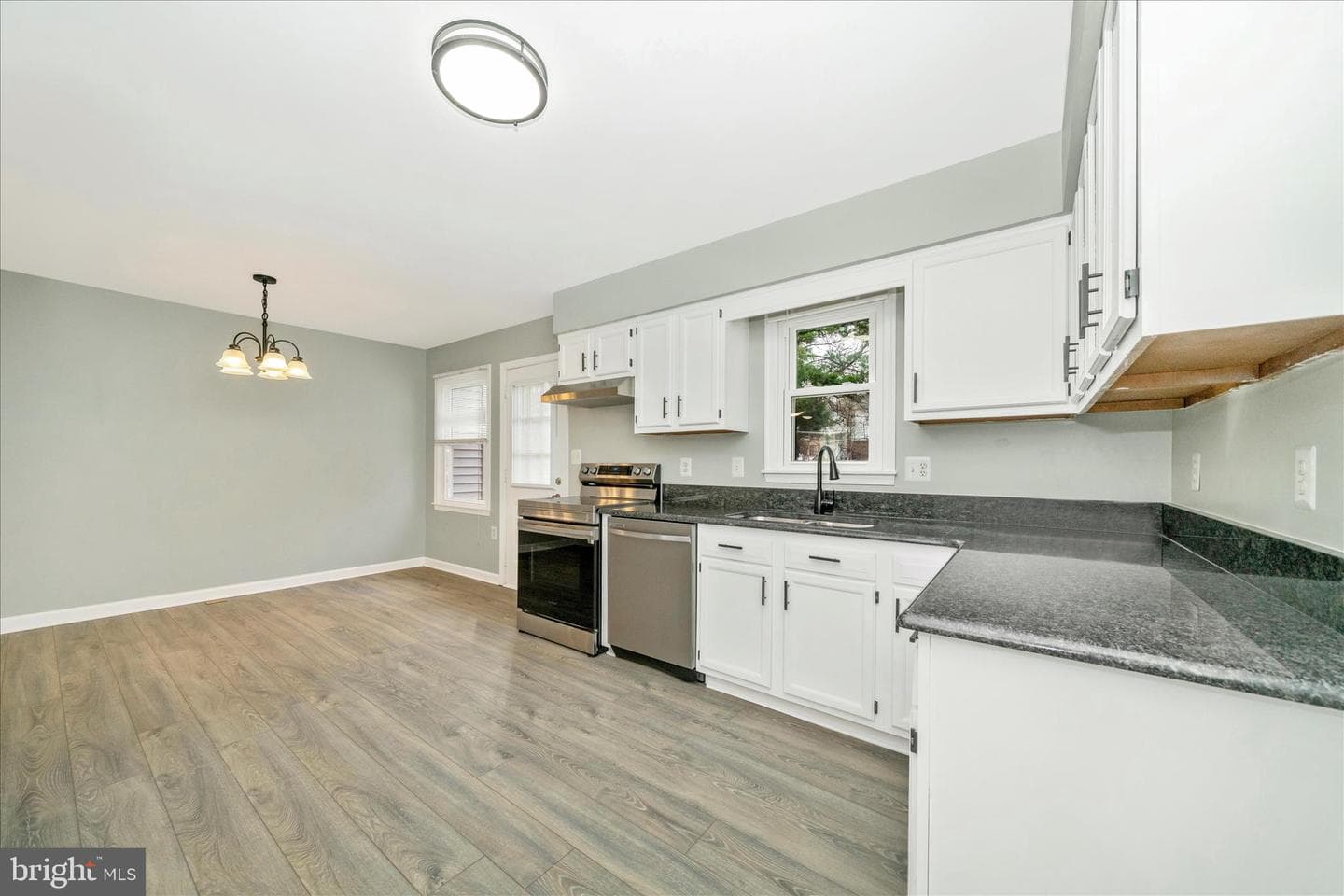 412 Windy Knoll Drive photo 22