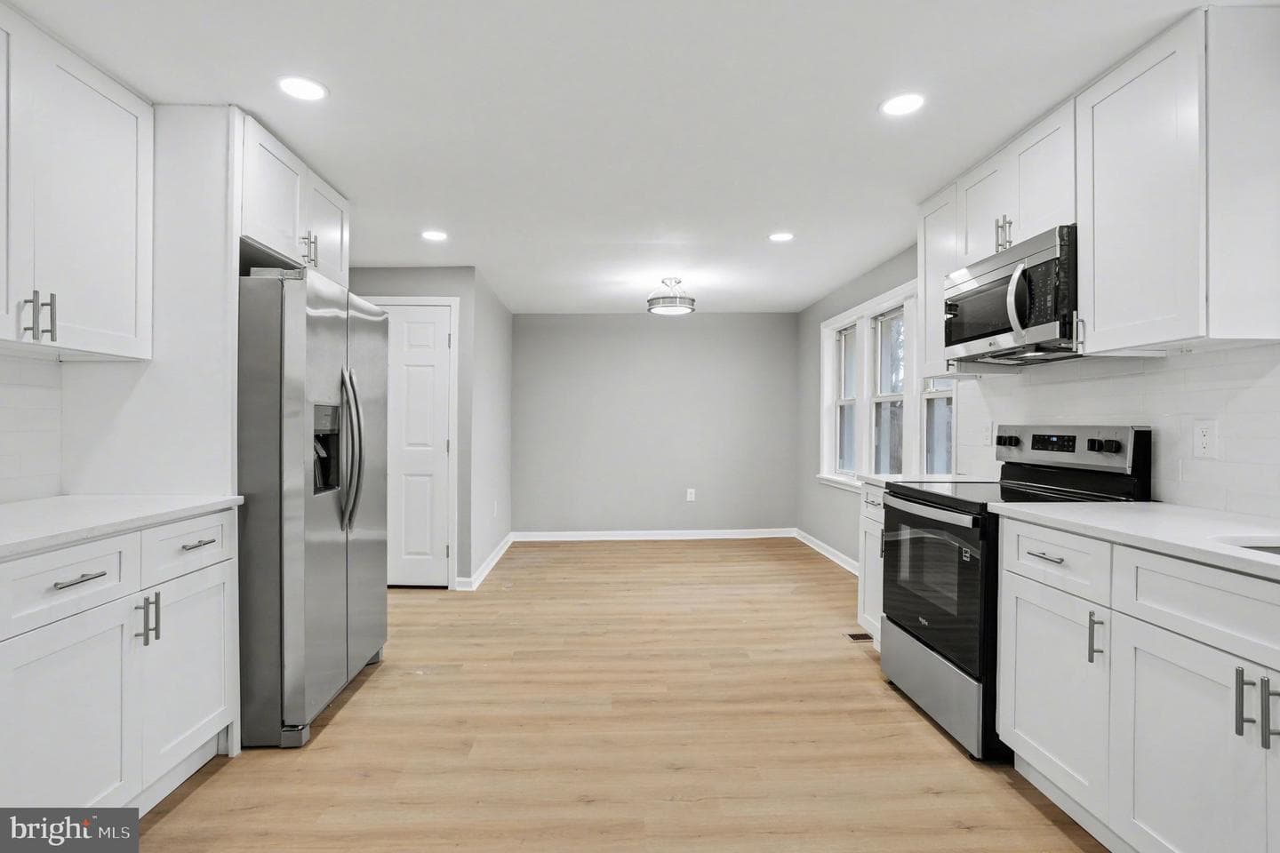 413 Obrecht Road photo 9