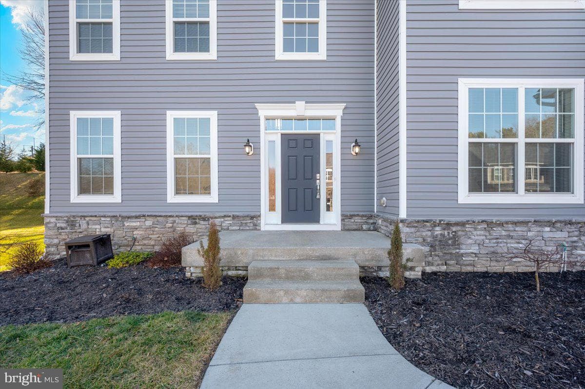 971 Erna Drive photo 2
