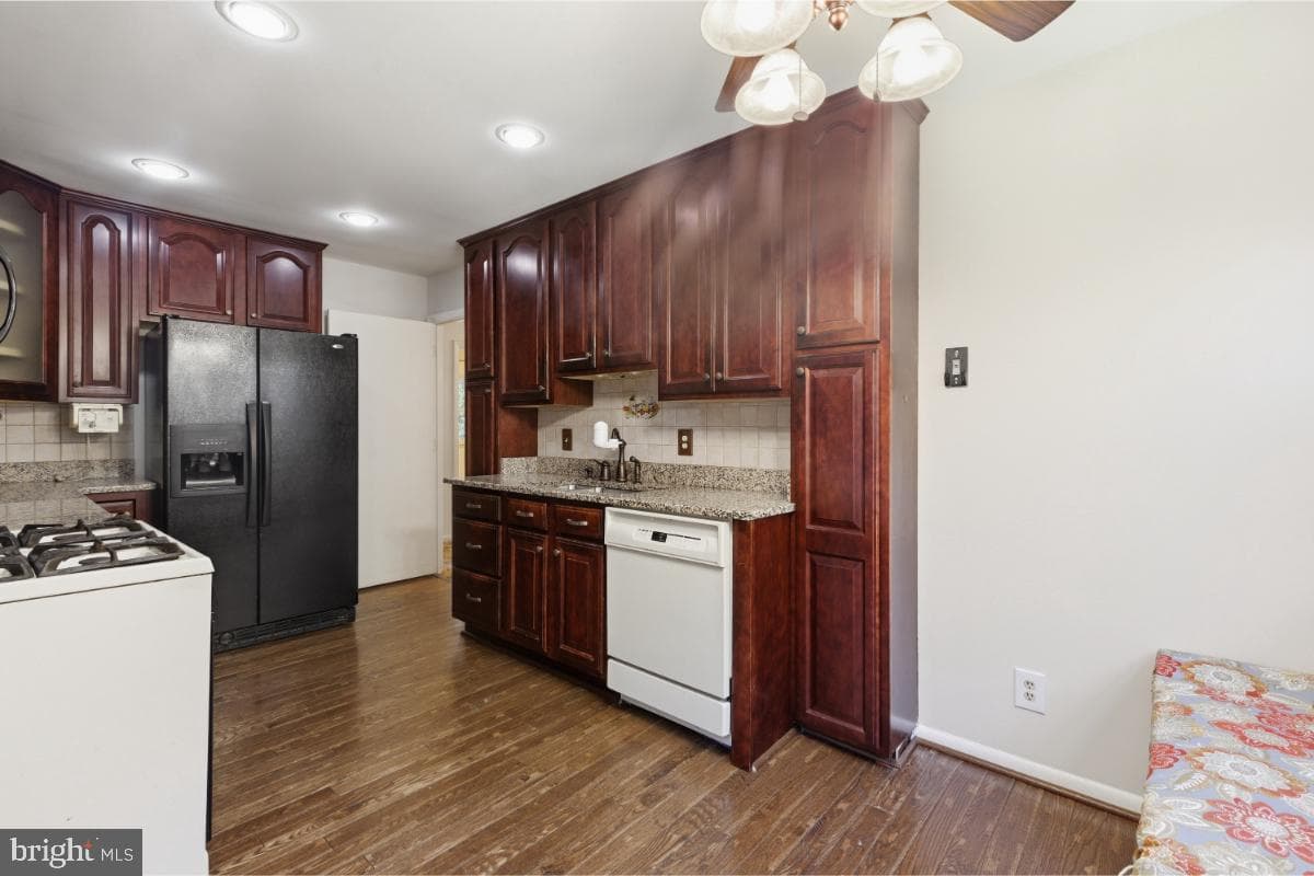 4402 Klee Court photo 25