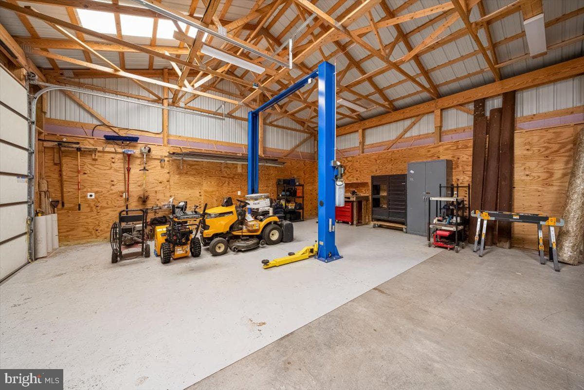 2324 Carrollton Road photo 50