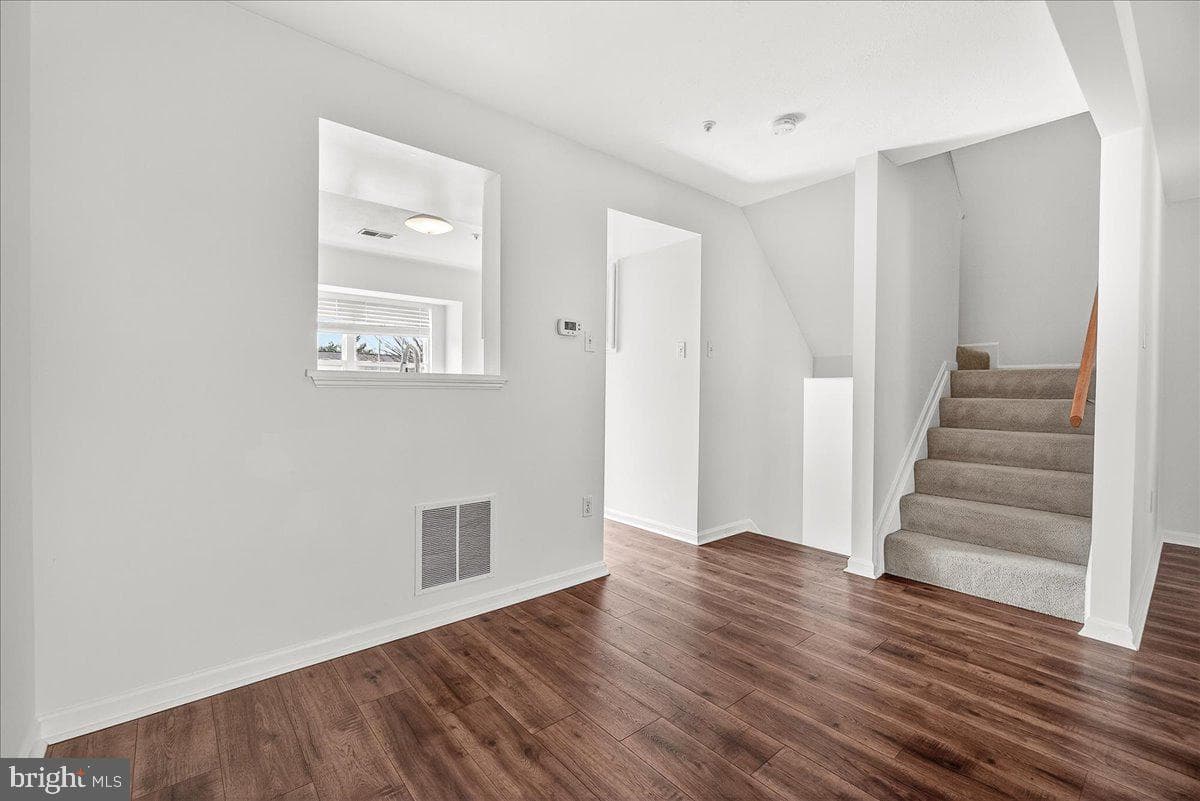 6338 Jacobs Court photo 14