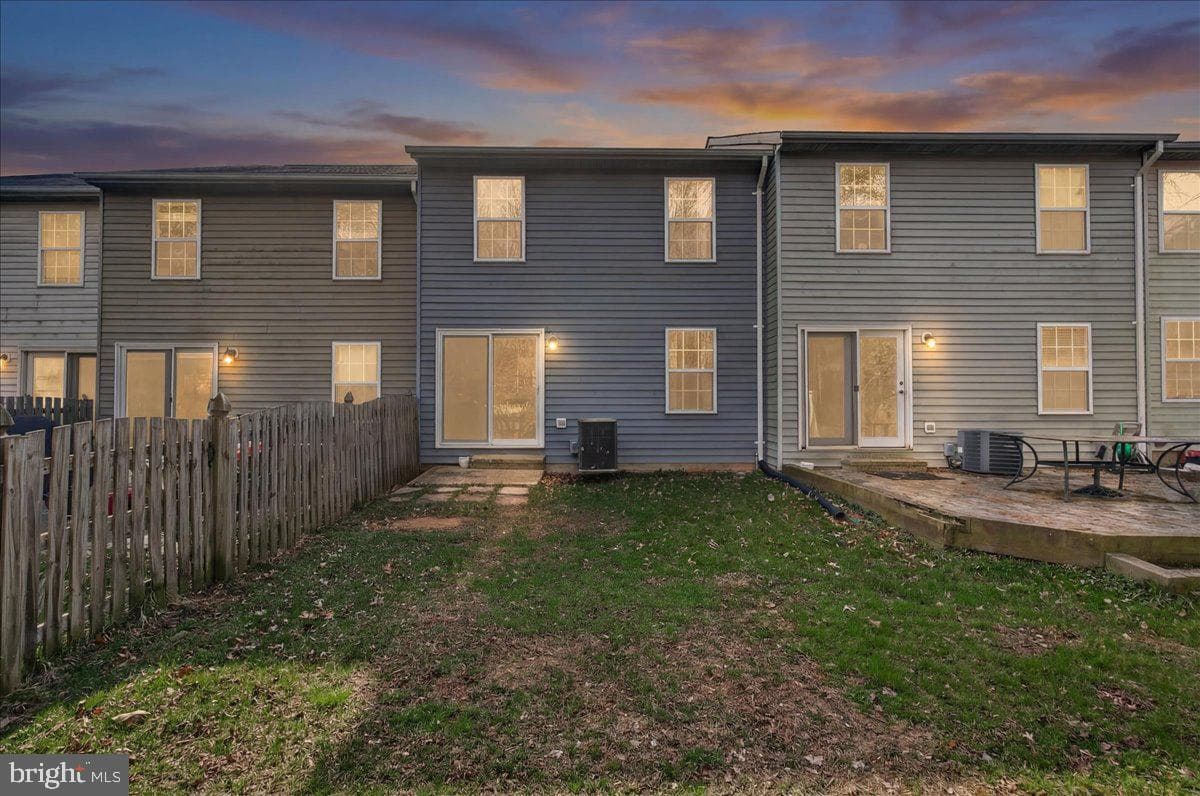 6338 Jacobs Court photo 5