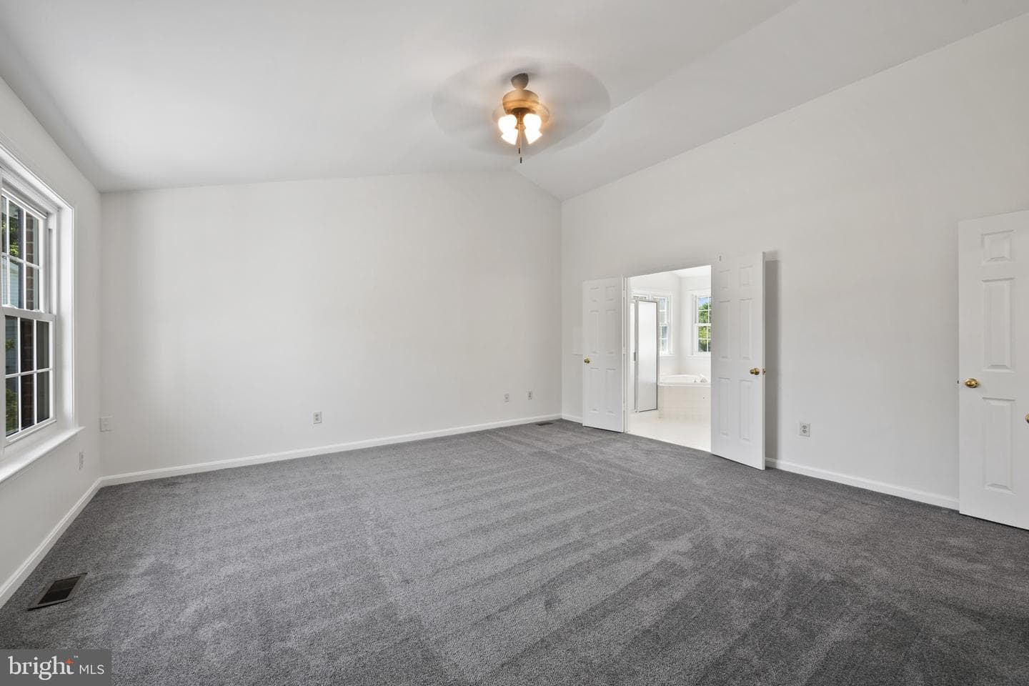 1003 Gleneagle Court photo 17