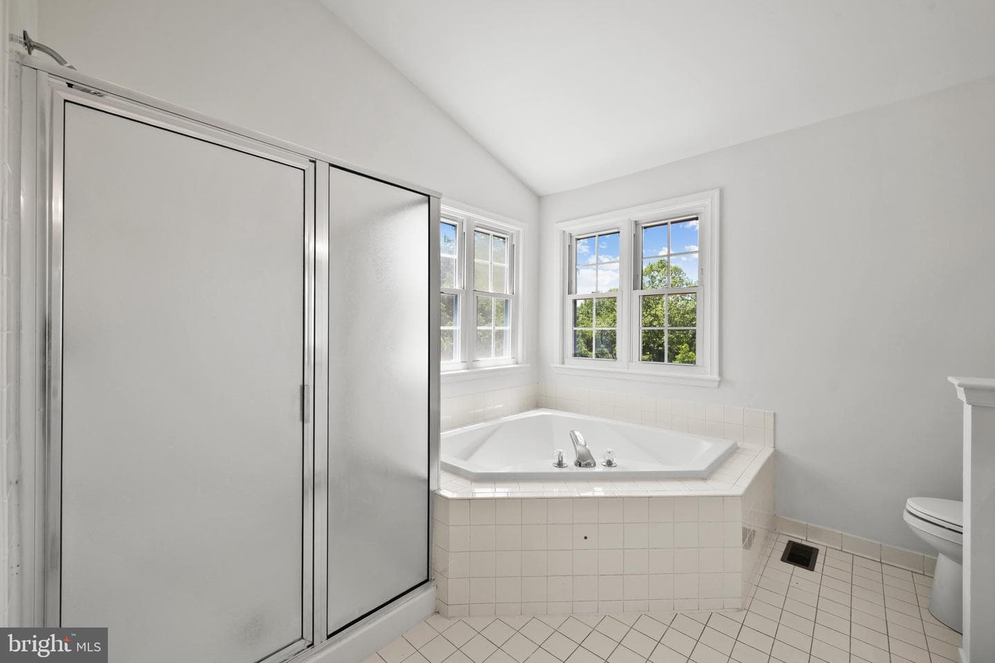 1003 Gleneagle Court photo 22