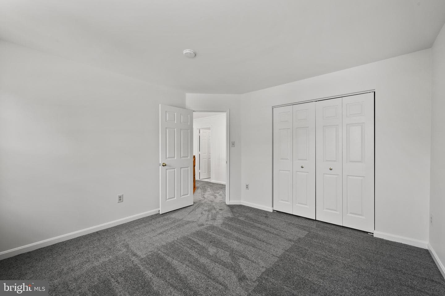 1003 Gleneagle Court photo 24
