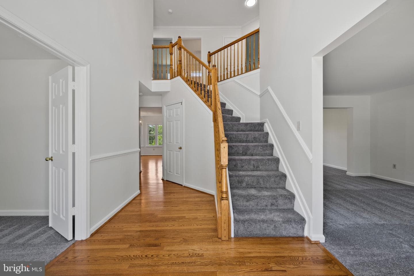 1003 Gleneagle Court photo 4