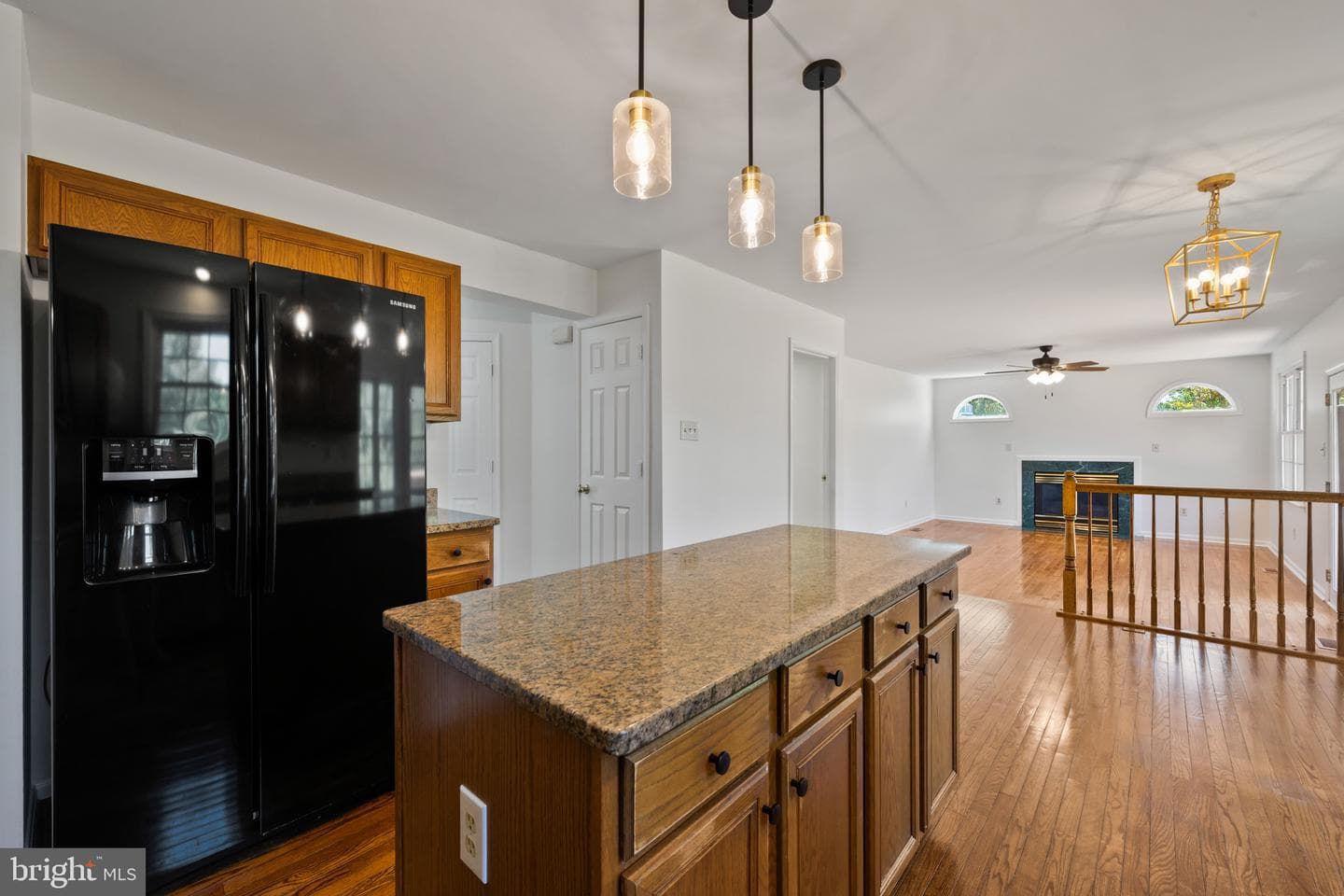 1003 Gleneagle Court photo 6