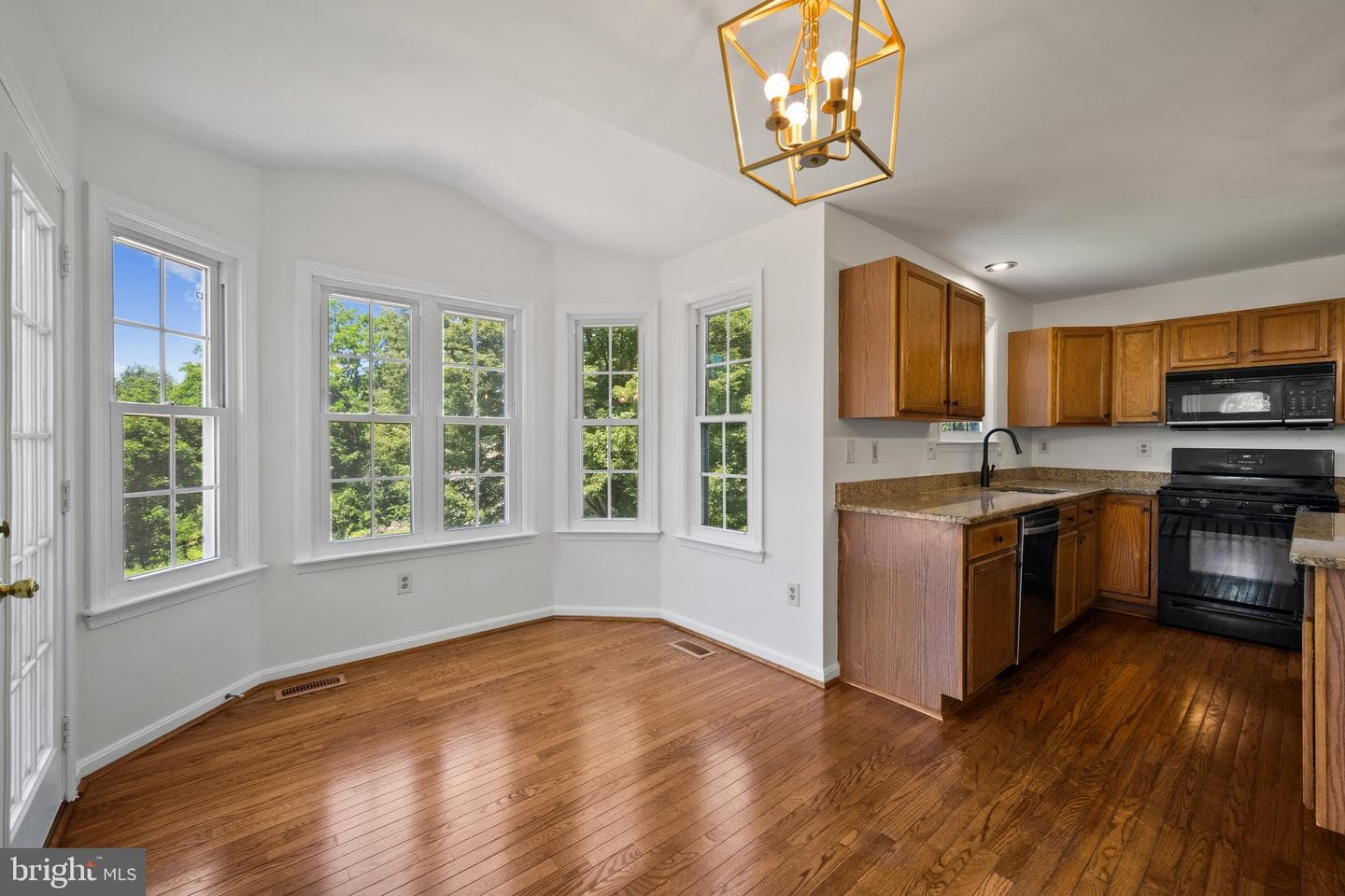 1003 Gleneagle Court photo 9