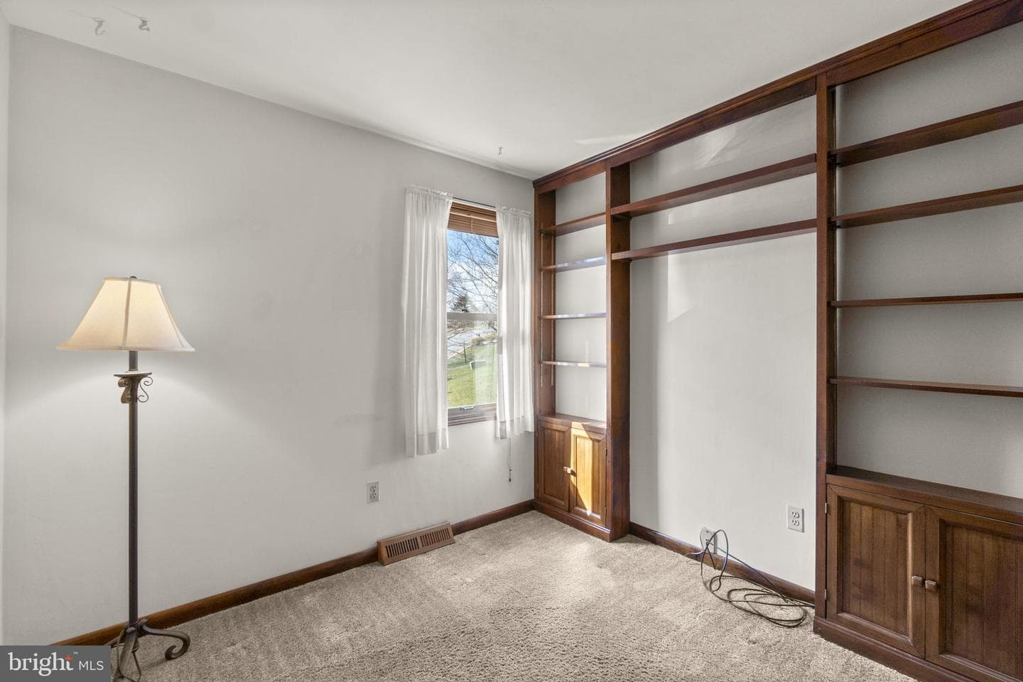 2916 Tulip Way photo 16