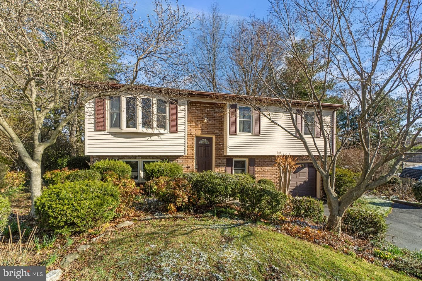 2916 Tulip Way photo 2
