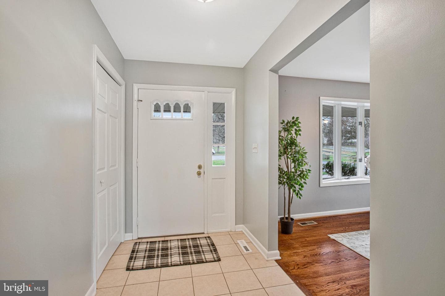 5205 Gate House Court photo 2