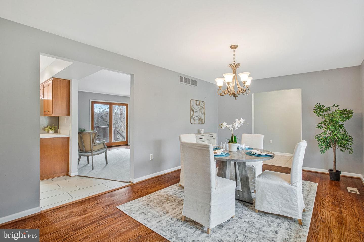 5205 Gate House Court photo 4