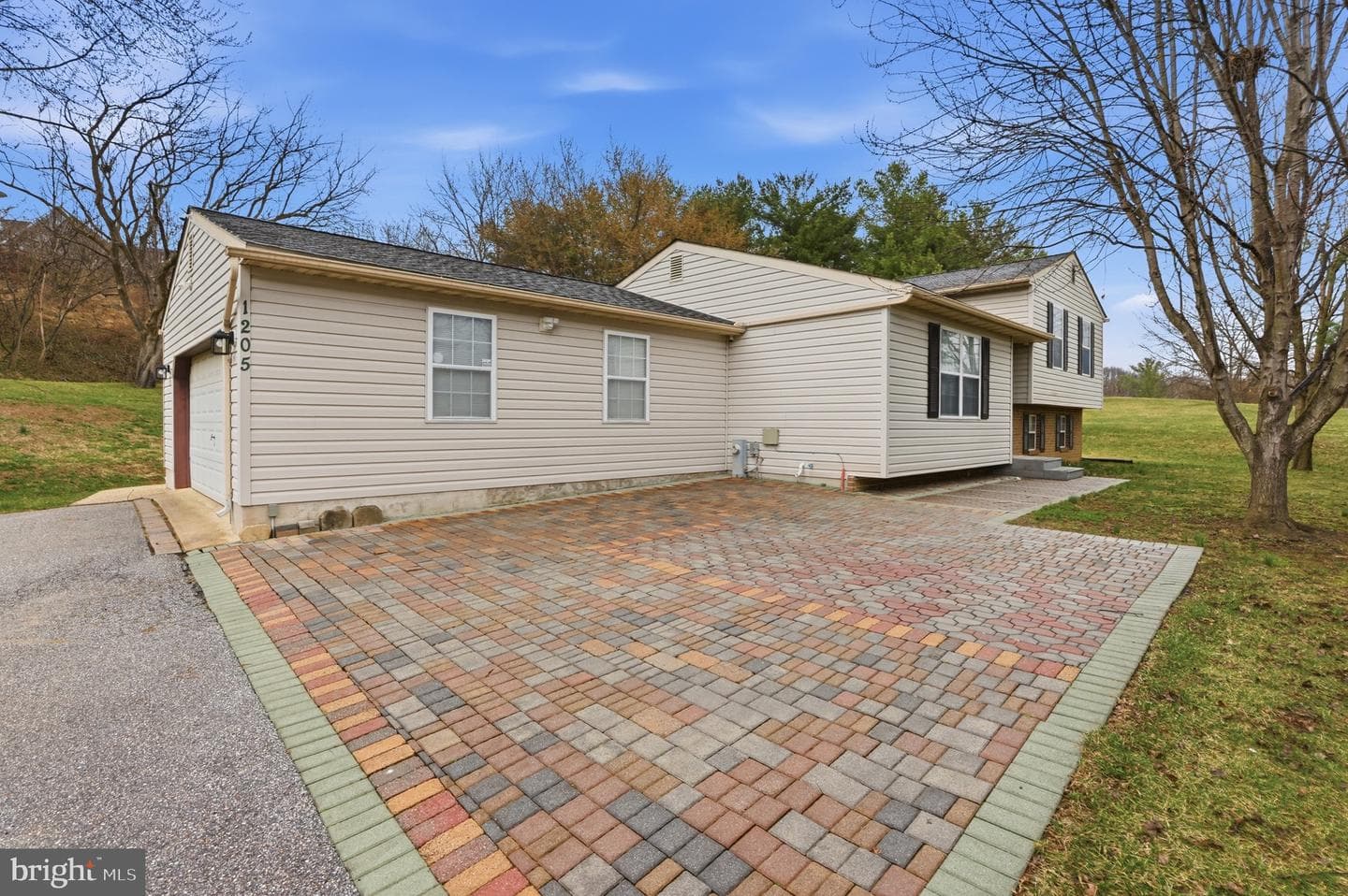 1205 Fairway Drive photo 4