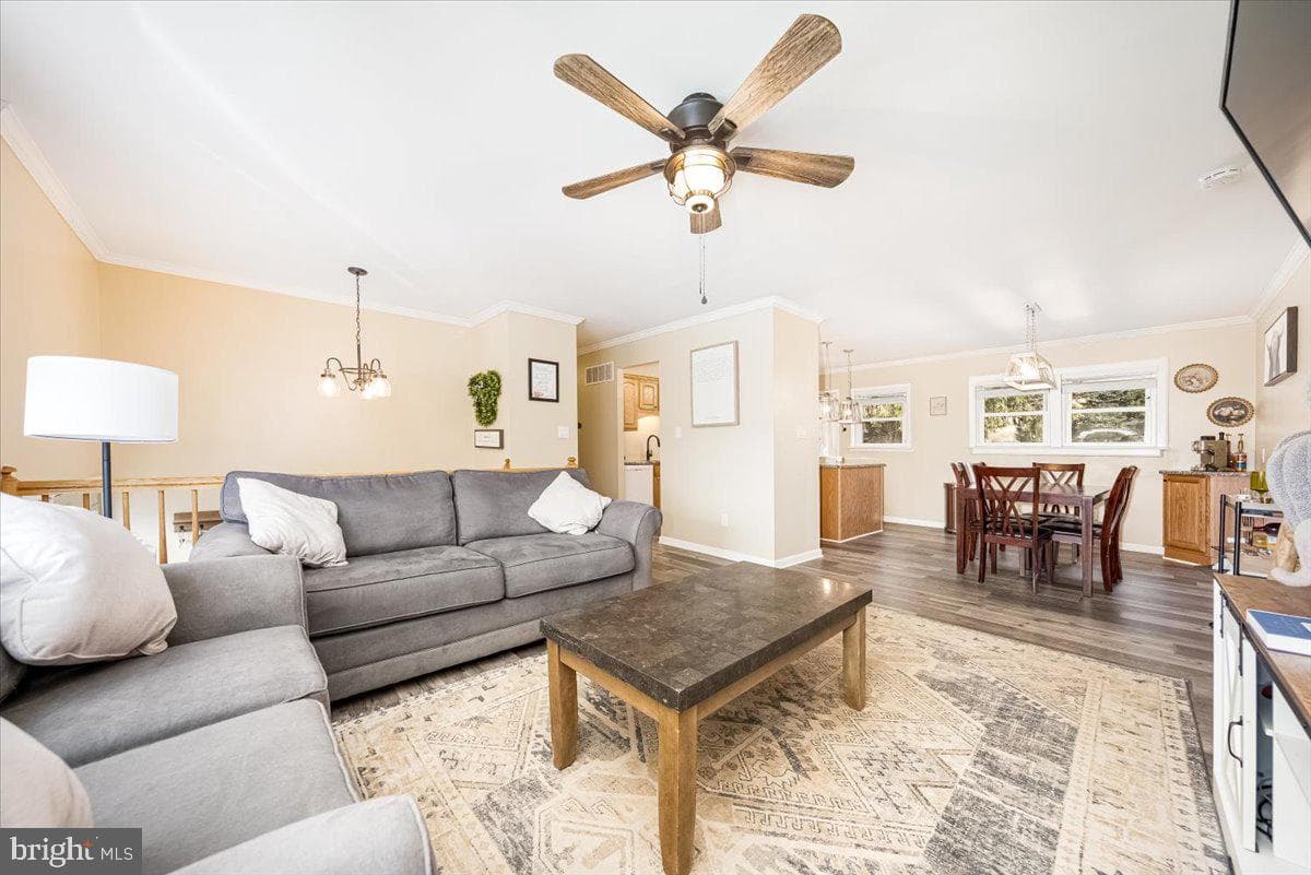 2536 Sandymount Road photo 8