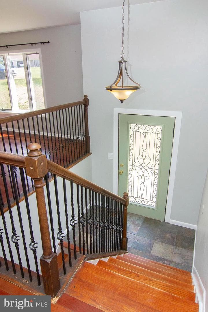714 Redwood Drive photo 3