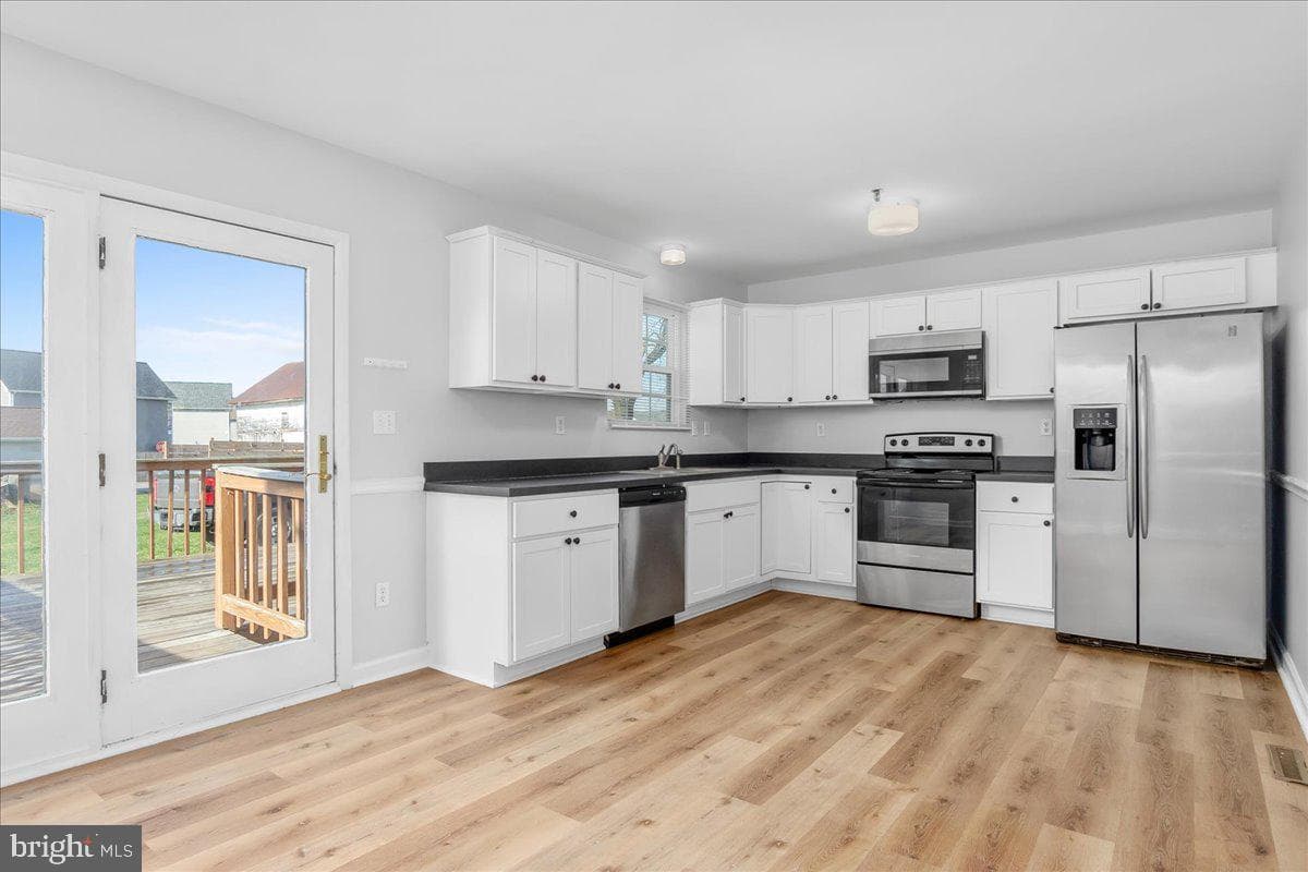 334 E Baltimore Street photo 8