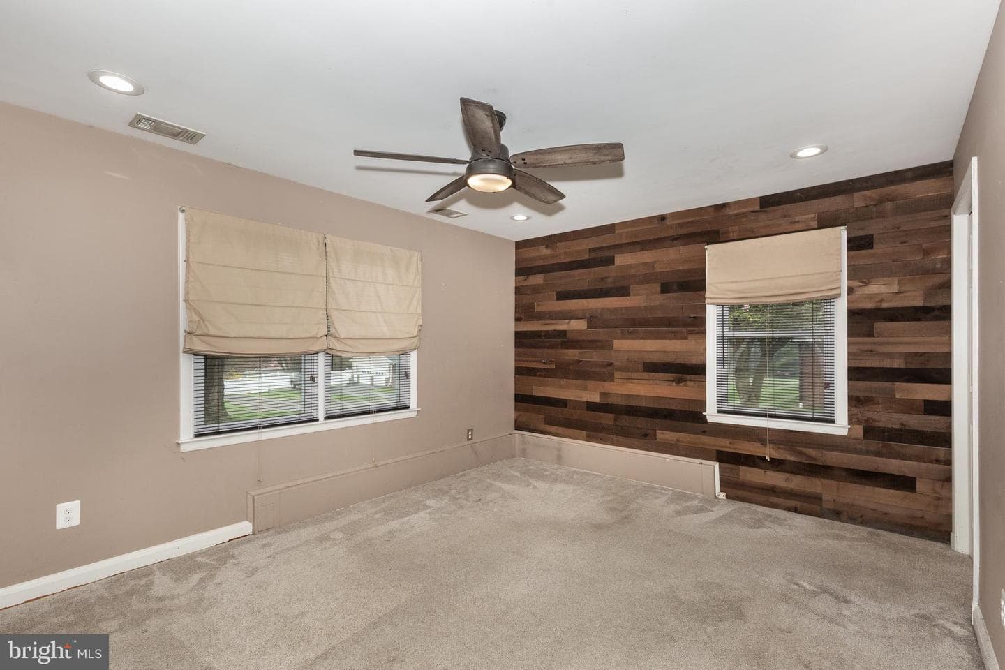 2106 Spencer Lane photo 34