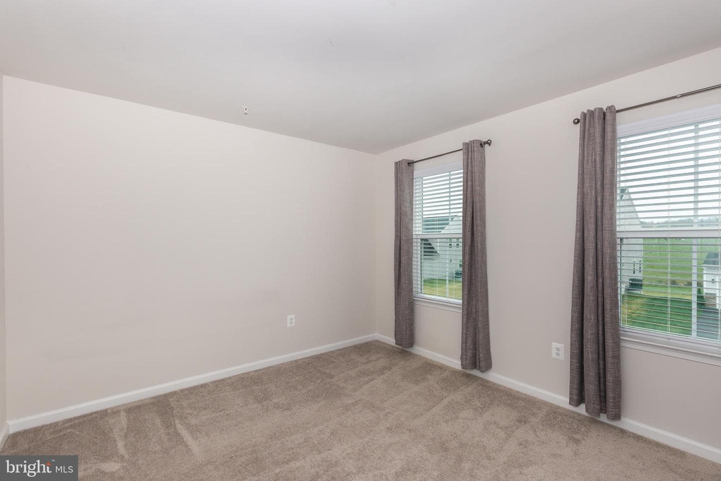 112 Sherman Way photo 33