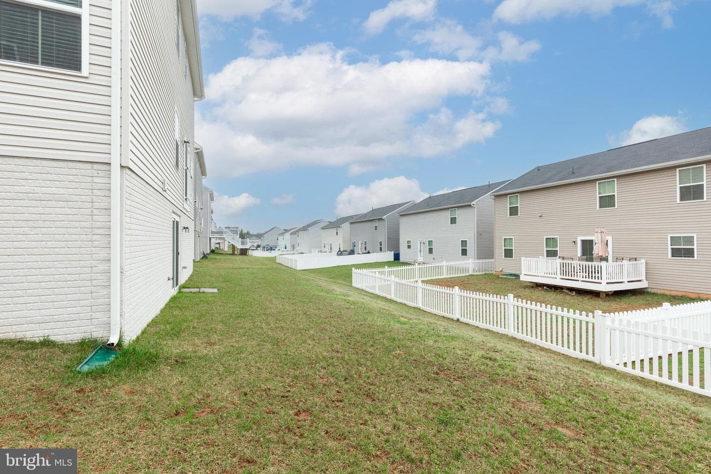 112 Sherman Way photo 46