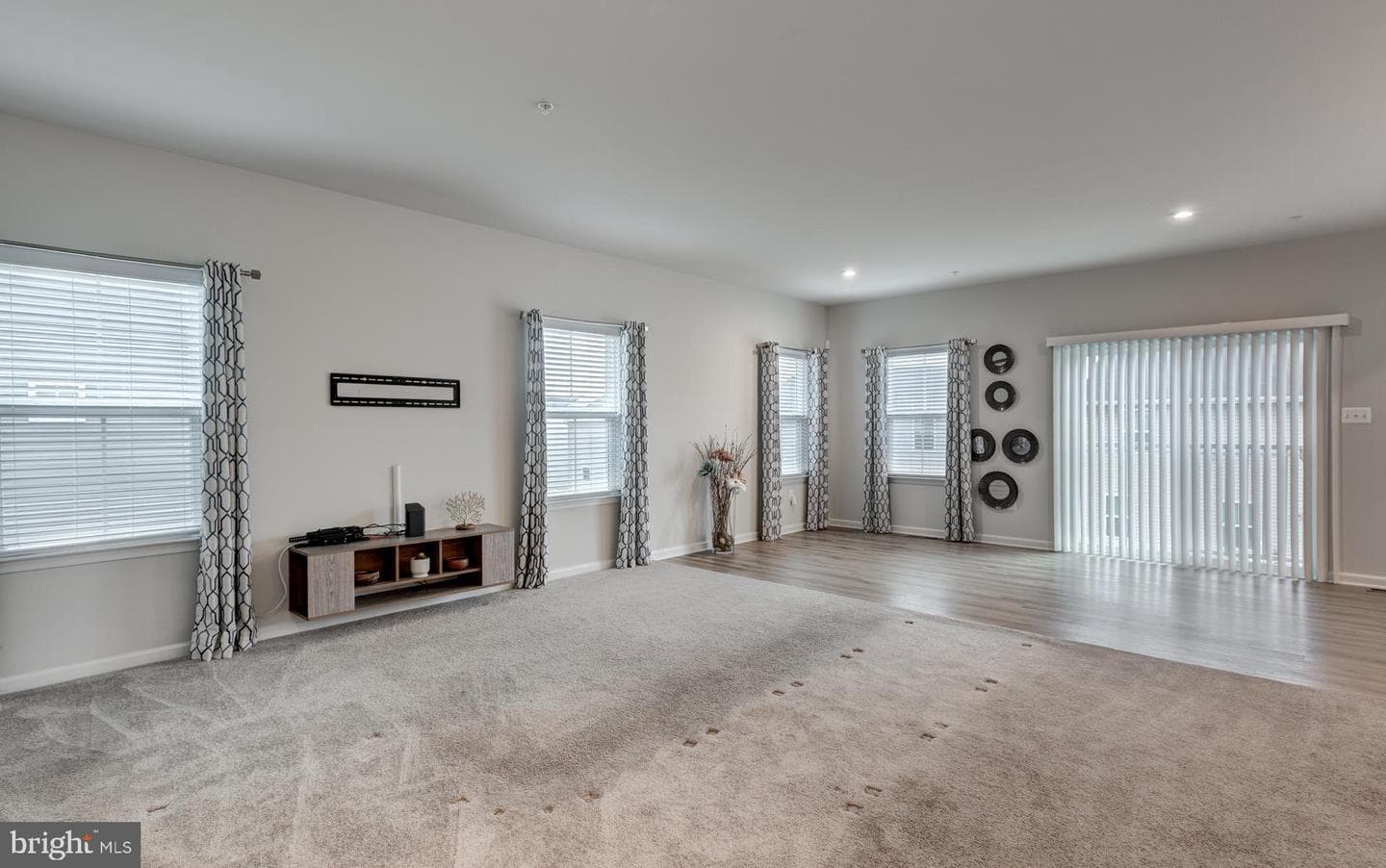 112 Sherman Way photo 9