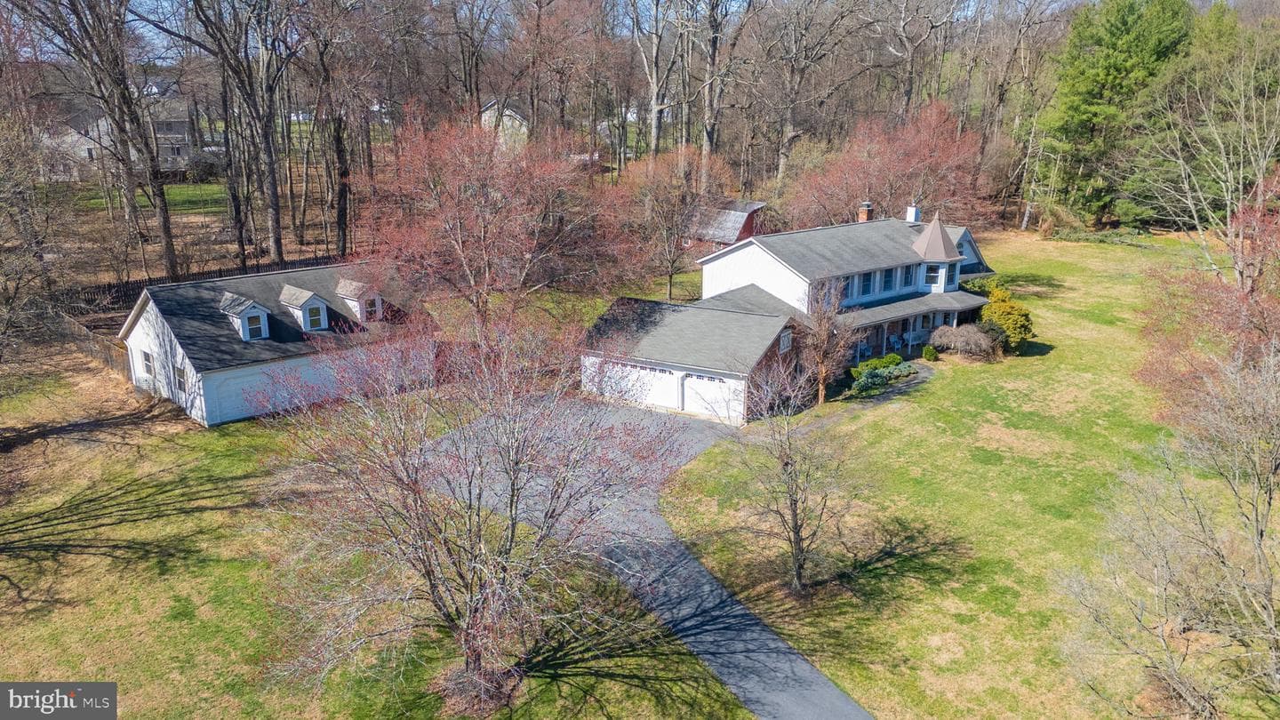 5905 Kim Court photo 2