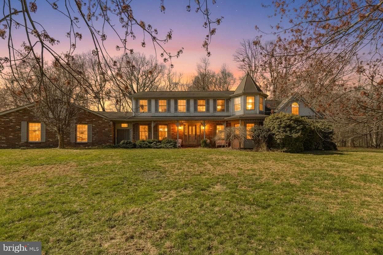 5905 Kim Court photo 3