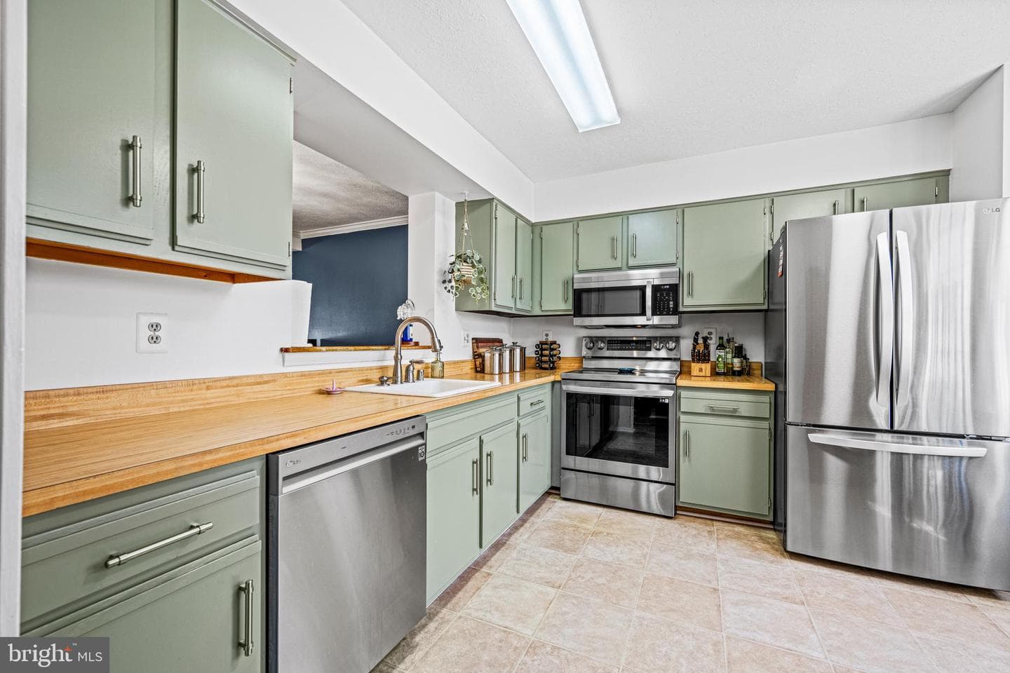 4318 Sycamore Drive photo 2