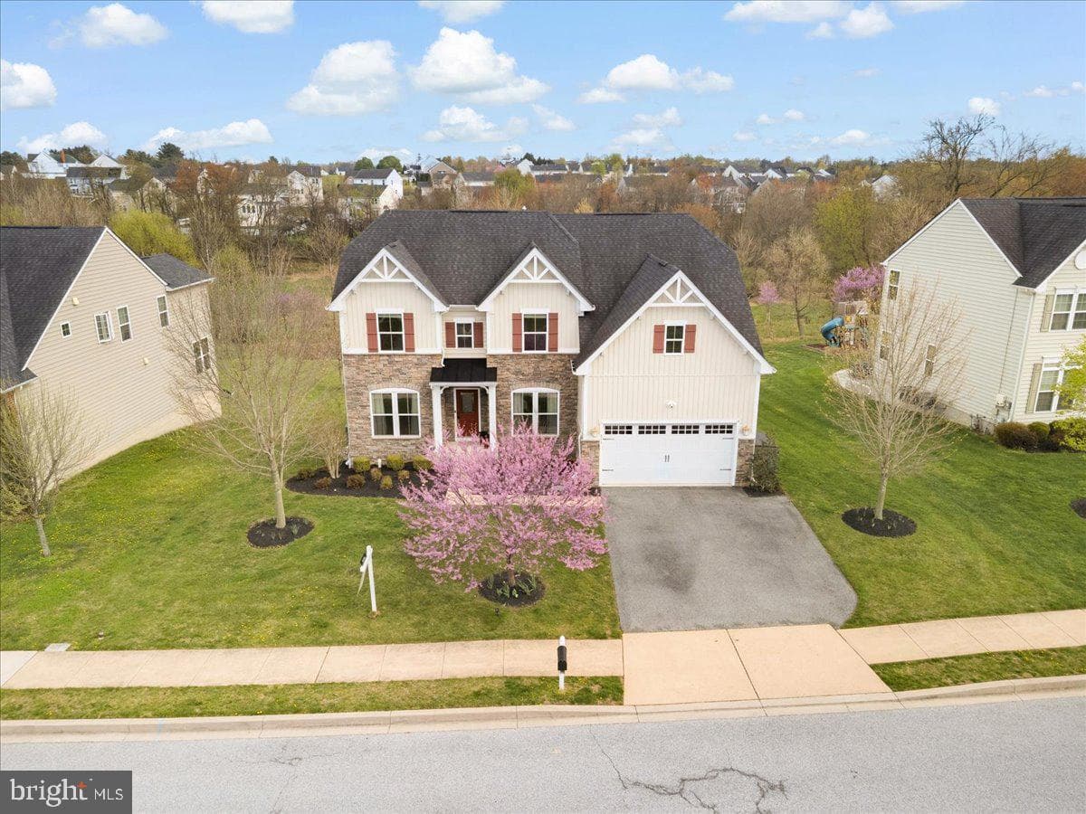873 Amherst Lane photo 2