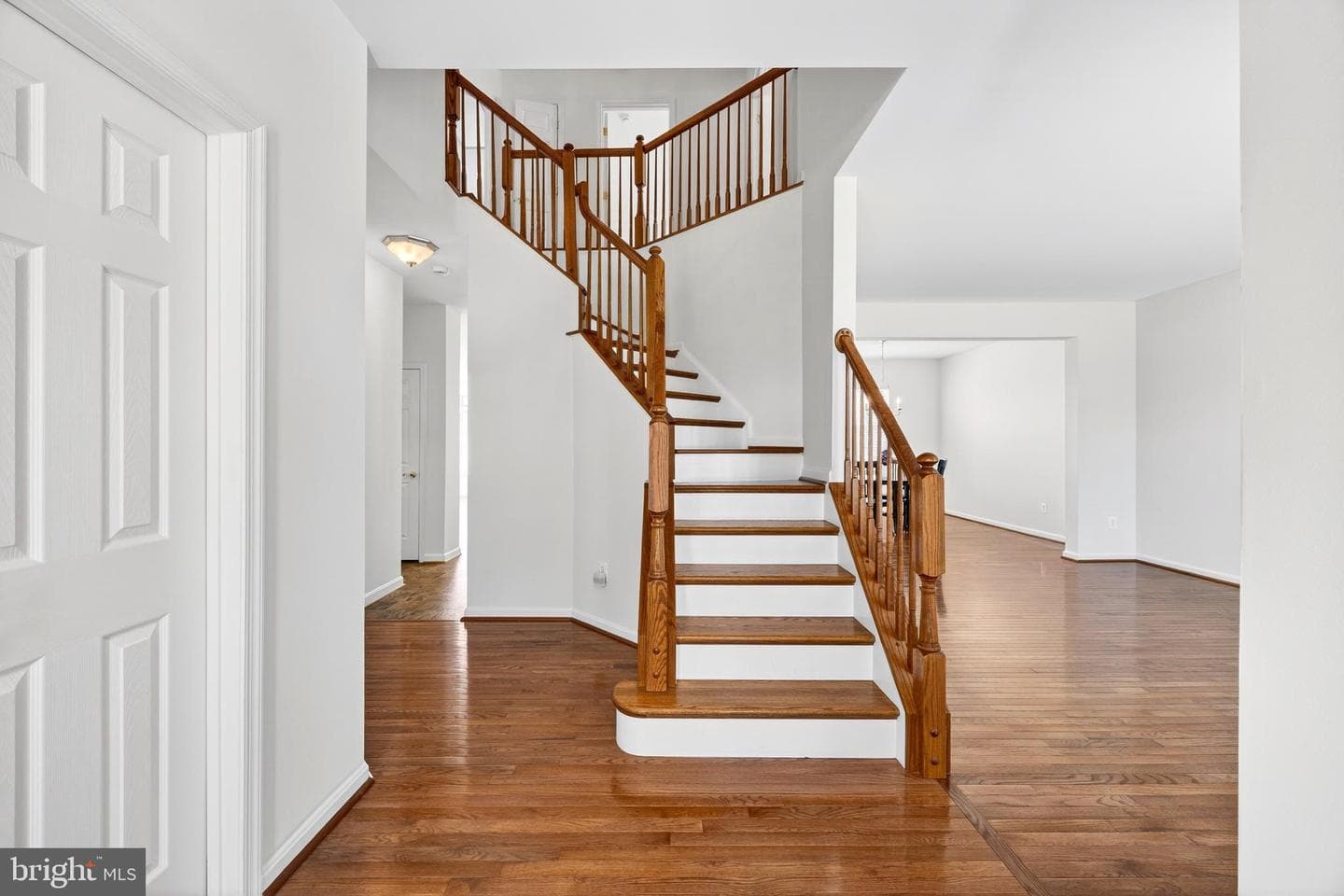641 Lynn Way photo 2