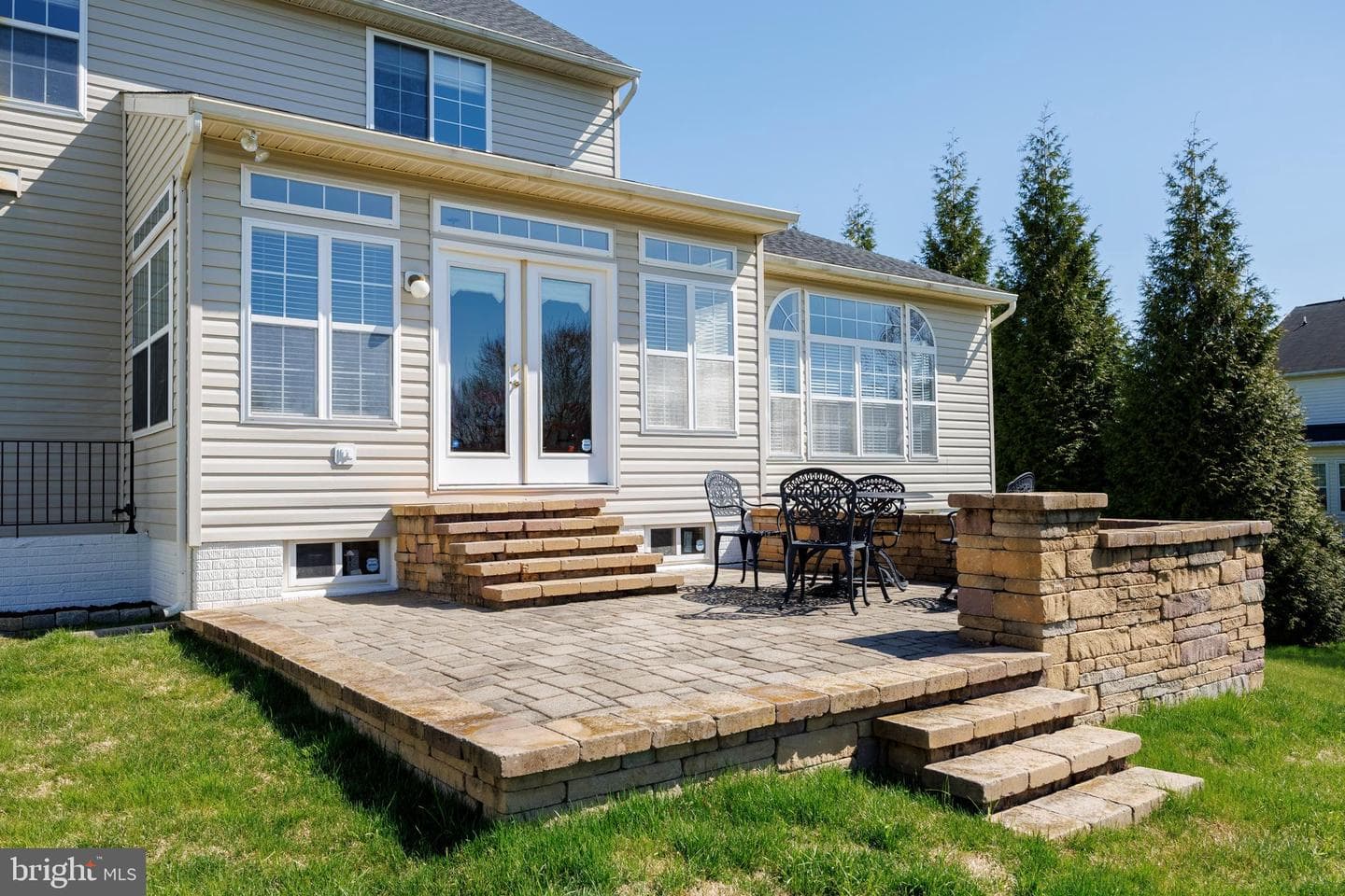 641 Lynn Way photo 4