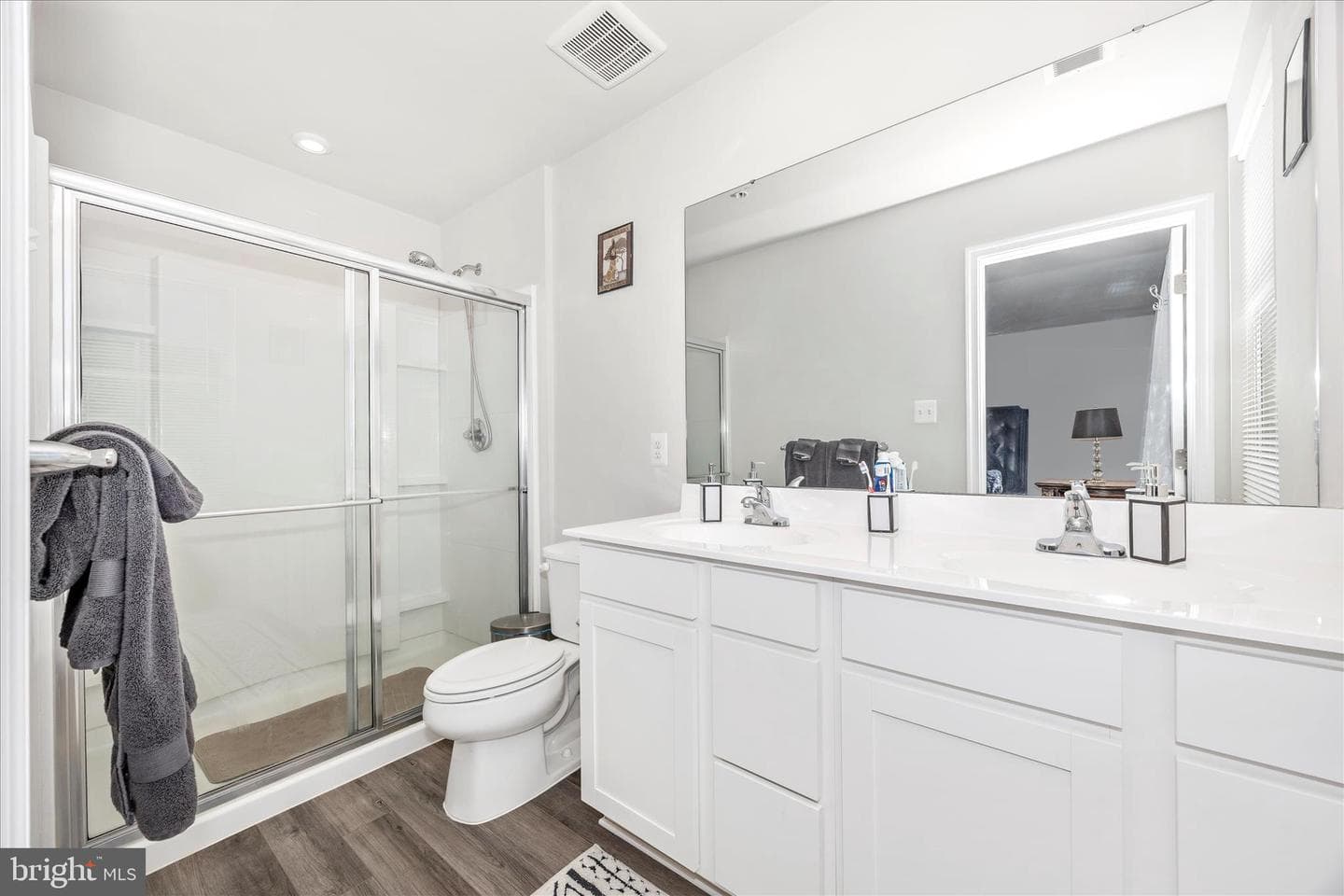 106 Butterfield Avenue photo 23