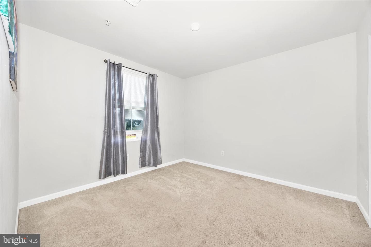 106 Butterfield Avenue photo 28